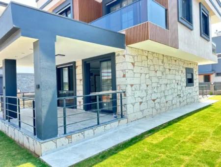 300M2 Brutto Unabhängiger Pool Große 3 1 Villa Zum Verkauf In Doganbey