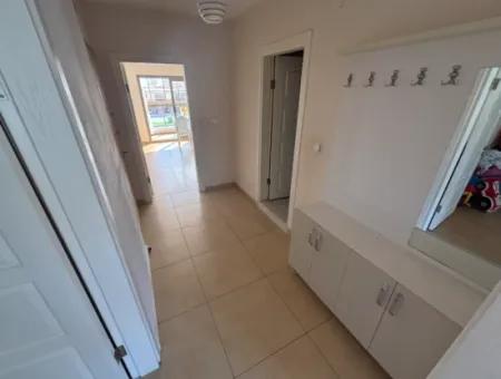 2 1 Wohnung Im Mittleren Stockwerk Auf Der Strasse In Seferihisar Bengiler