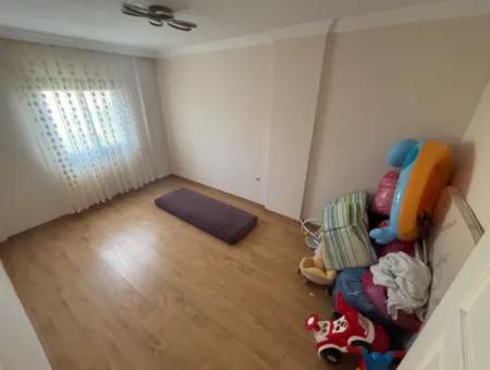 2 1 Wohnung Im Mittleren Stockwerk Auf Der Strasse In Seferihisar Bengiler