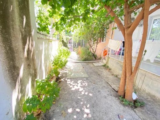 İzmir Seferihisar Im Viertel Mersin-gebiet Geräumige 2+1 Wohnung Mit Garten Zu Verkaufen