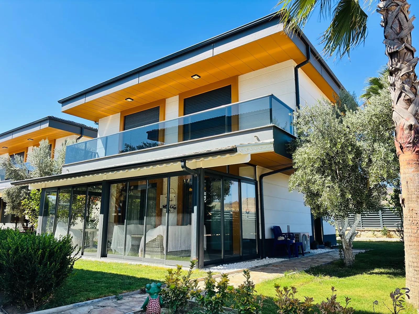 3+1 for sale summer house Inside a pool site In İzmir Seferihisar Cumhuriyet Neighbourhood