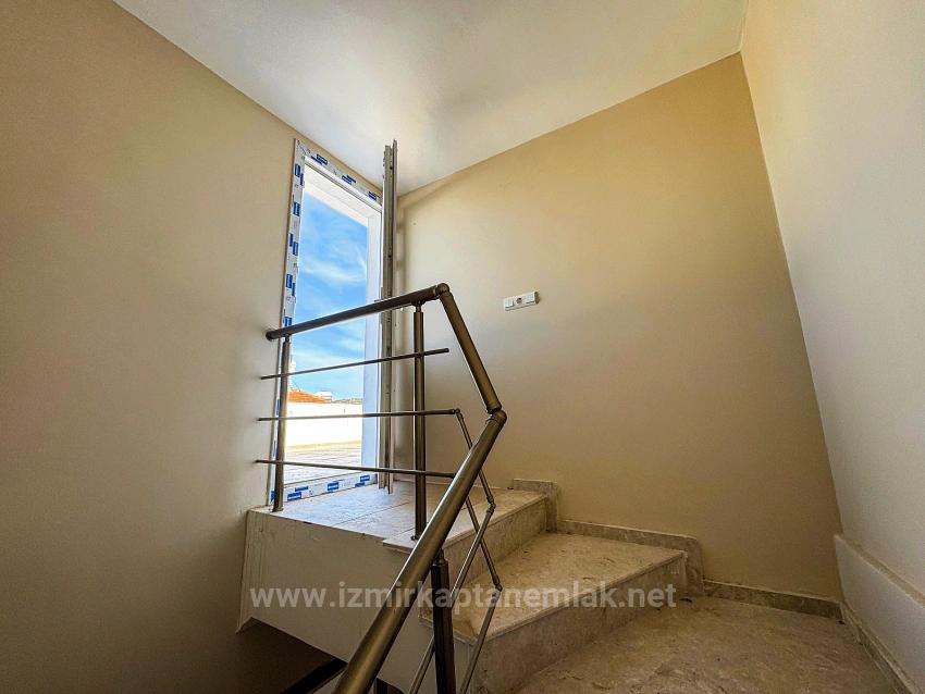 Centrally Located 2+1 Villa For Sale In Payamlı Neighborhood Of Seferihisar, İzmir, Within Walking Distance To The Sea.