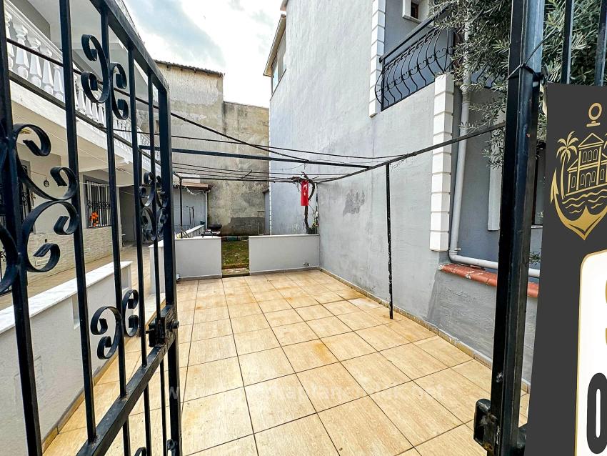 Centrally Located 4+1 Villa For Sale In Payamlı Neighborhood, Seferihisar, İzmir, Within Walking Distance To The Sea.