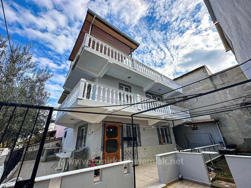 Centrally Located 4+1 Villa For Sale In Payamlı Neighborhood, Seferihisar, İzmir, Within Walking Distance To The Sea.