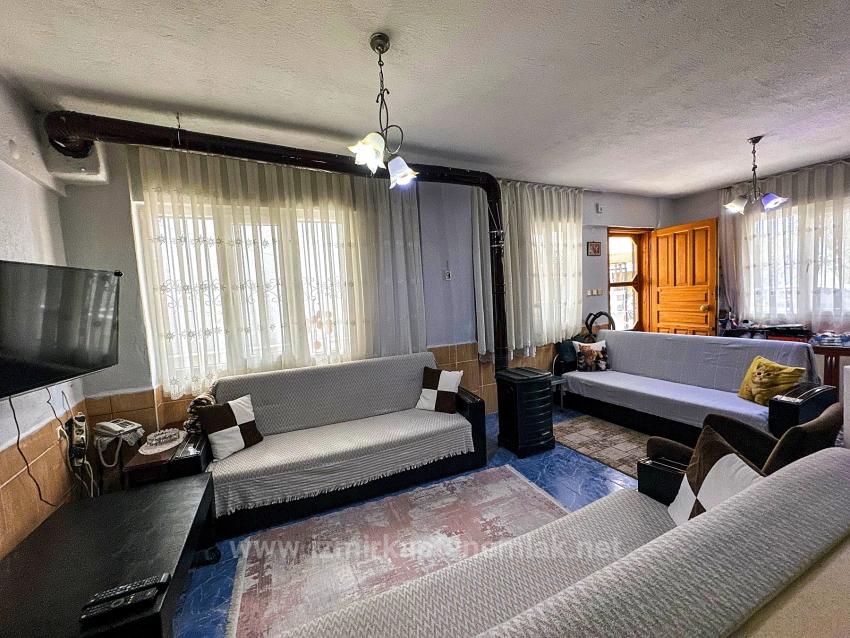 Centrally Located 4+1 Villa For Sale In Payamlı Neighborhood, Seferihisar, İzmir, Within Walking Distance To The Sea.