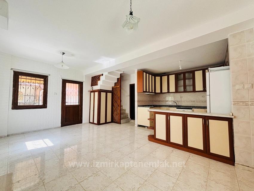 3+1 Villa For Sale In Payamlı Neighborhood, Seferihisar, İzmir, 200M From The Sea, With A Large Garden