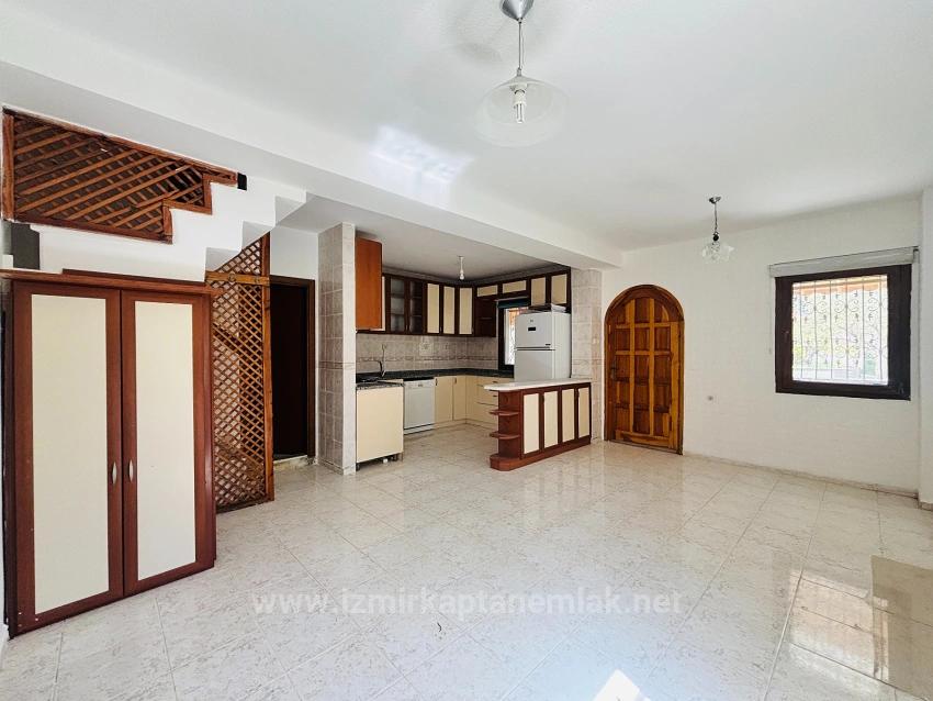 3+1 Villa For Sale In Payamlı Neighborhood, Seferihisar, İzmir, 200M From The Sea, With A Large Garden