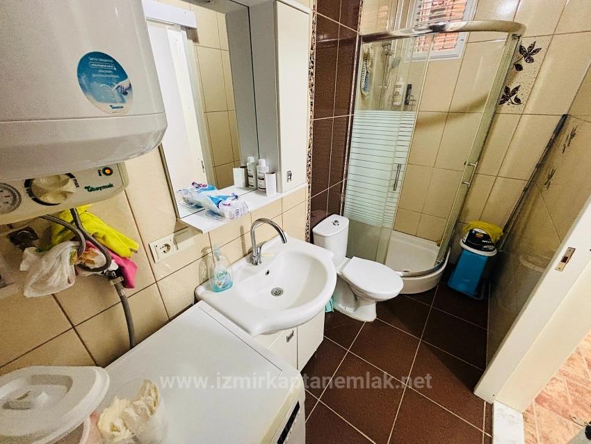 2+1 Apartment For Sale In Bengiler, Seferihisar, Izmir, In The Market Center, Front Facing, With Closed Kitchen