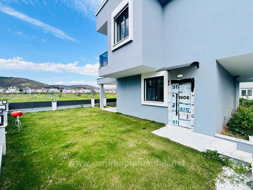 3+1 Villa With Spacious Garden For Sale In Cumhuriyet Neighborhood, Seferihisar, Izmir
