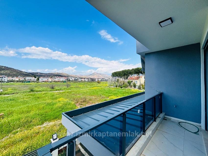 3+1 Villa With Spacious Garden For Sale In Cumhuriyet Neighborhood, Seferihisar, Izmir