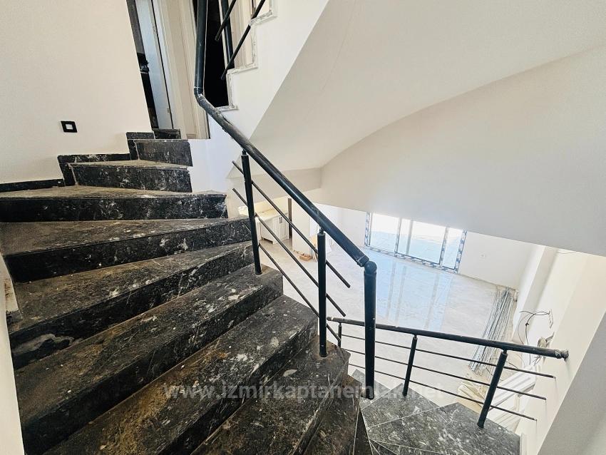 2+1 Detached Villa With Large Garden For Sale In Cumhuriyet Neighborhood, Seferihisar, Izmir