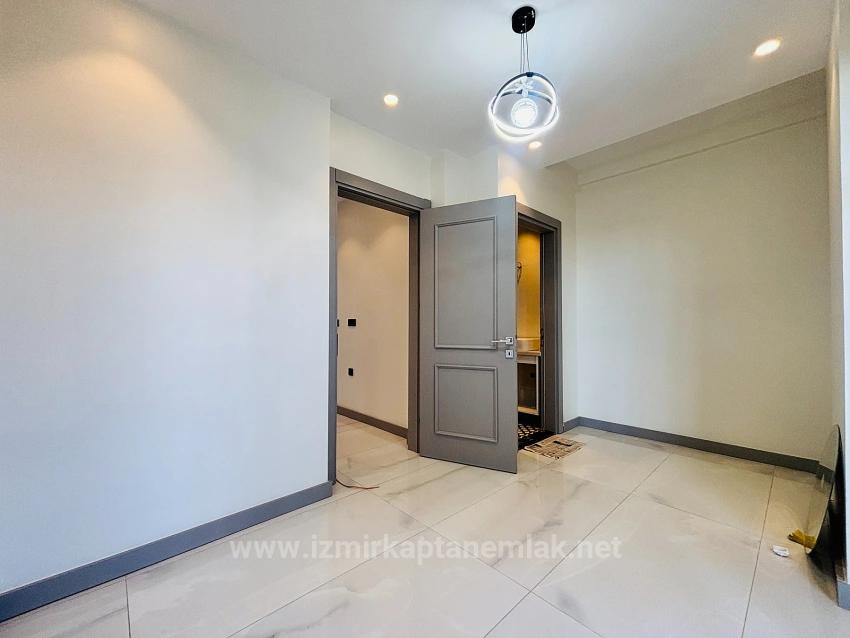 3+1 Detached House With Smart Home System And Pool, 100M From The Sea In Gümüldür Neighborhood, Menderes, İzmir.