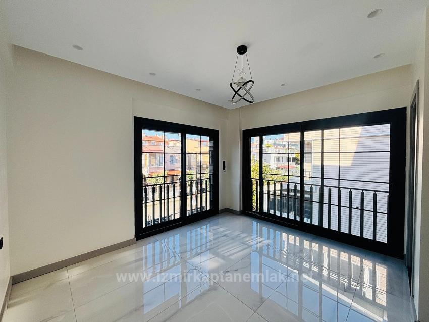 3+1 Detached House With Smart Home System And Pool, 100M From The Sea In Gümüldür Neighborhood, Menderes, İzmir.