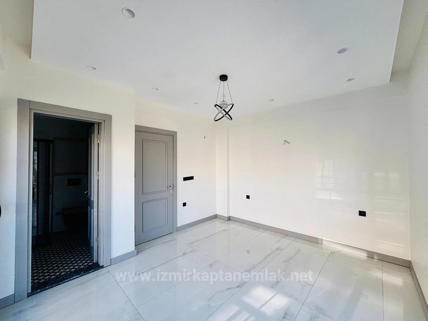 3+1 Detached House With Smart Home System And Pool, 100M From The Sea In Gümüldür Neighborhood, Menderes, İzmir.