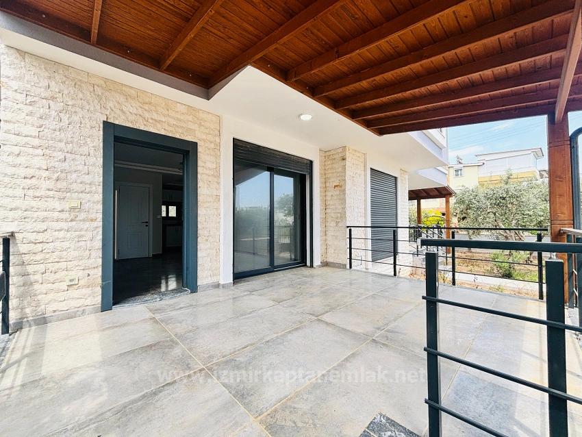 2+1 Duplex Villa In Cumhuriyet Neighborhood, Seferihisar, Izmir