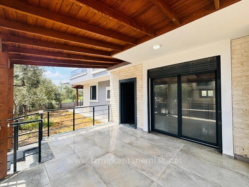 2+1 Duplex Villa In Cumhuriyet Neighborhood, Seferihisar, Izmir
