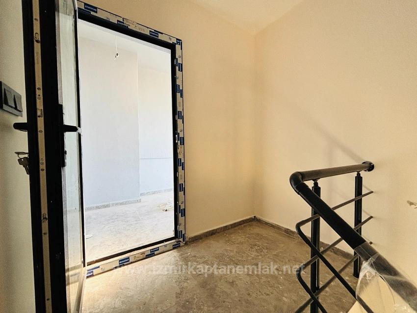 3+1 Detached Villa With Pool For Sale In Cumhuriyet Neighborhood, Seferihisar, Izmir