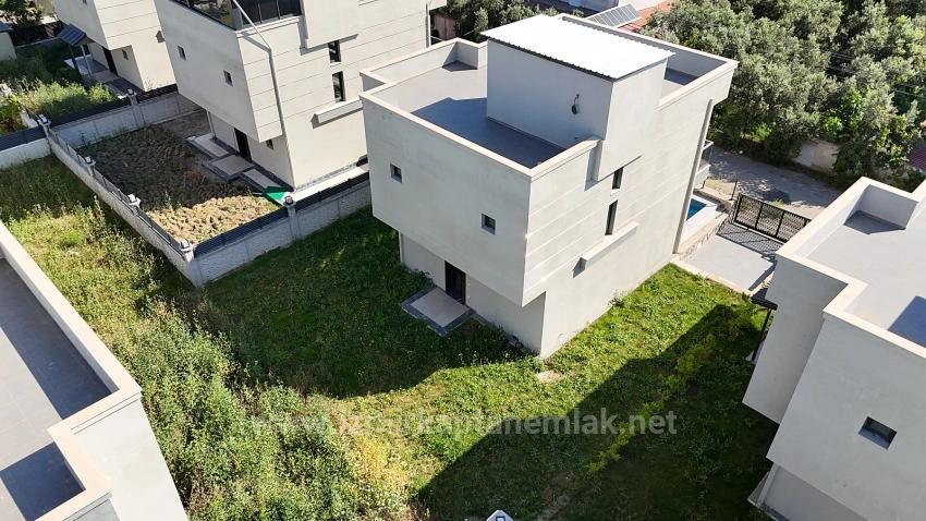 3+1 Bedroom Summerhouse For sale in Cumhuriyet Nbh. Seferihisar Doğanbey - 150 m²