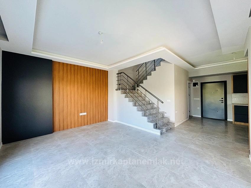 3+1 Detached Villa With Pool For Sale In Cumhuriyet Neighborhood, Seferihisar, Izmir