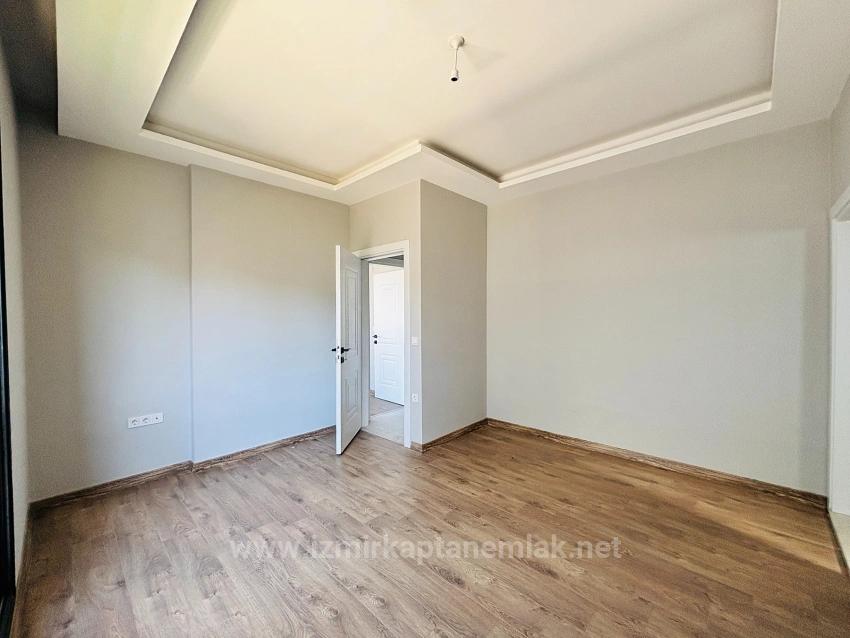 3+1 Detached Villa With Pool For Sale In Cumhuriyet Neighborhood, Seferihisar, Izmir