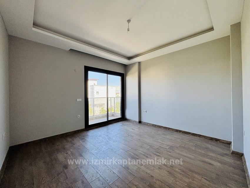 3+1 Detached Villa With Pool For Sale In Cumhuriyet Neighborhood, Seferihisar, Izmir