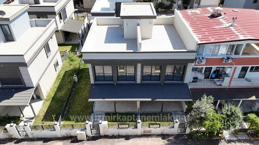 3+1 Bedroom Summerhouse For sale in Payamlı Nbh. Seferihisar Doğanbey - 130 m²