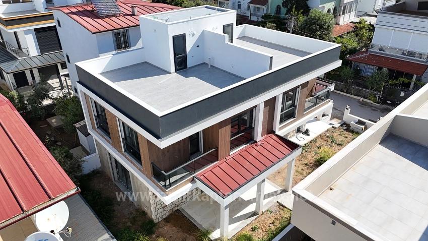 Semi-Detached Villa For Sale In Payamlı Neighborhood, Seferihisar, İzmir, 300M From The Sea, 3+1 Layout.