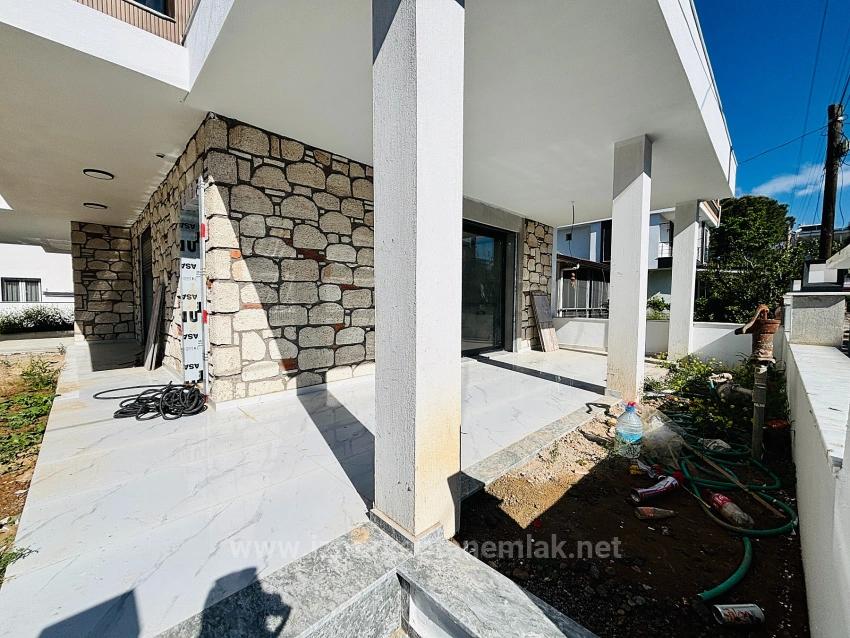 Semi-Detached Villa For Sale In Payamlı Neighborhood, Seferihisar, İzmir, 300M From The Sea, 3+1 Layout.