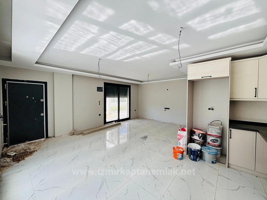 Semi-Detached Villa For Sale In Payamlı Neighborhood, Seferihisar, İzmir, 300M From The Sea, 3+1 Layout.