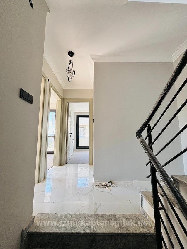 Semi-Detached Villa For Sale In Payamlı Neighborhood, Seferihisar, İzmir, 300M From The Sea, 3+1 Layout.