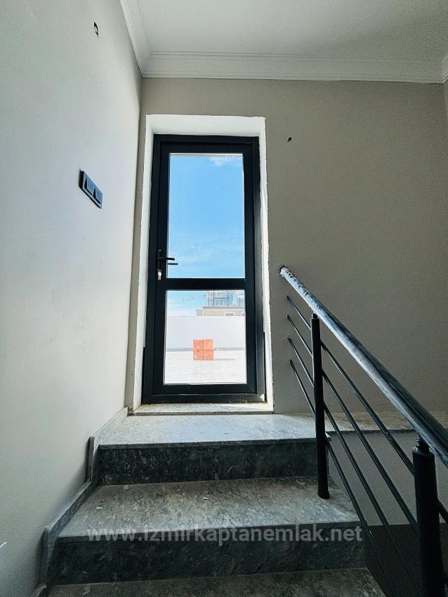 Semi-Detached Villa For Sale In Payamlı Neighborhood, Seferihisar, İzmir, 300M From The Sea, 3+1 Layout.