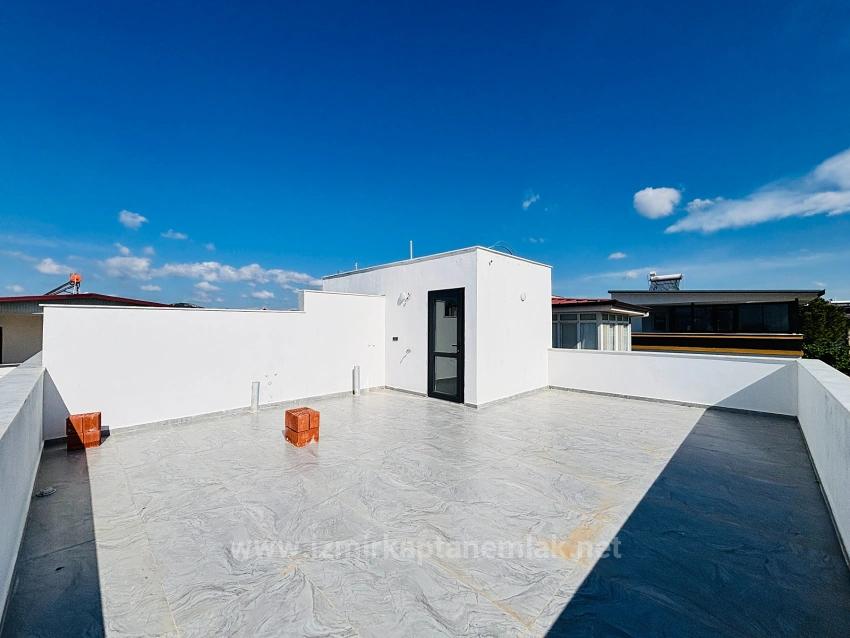 Semi-Detached Villa For Sale In Payamlı Neighborhood, Seferihisar, İzmir, 300M From The Sea, 3+1 Layout.
