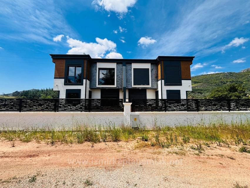 3+1 Ultra Luxury Semi-Detached Villa With Pool For Sale In Kavakdere Neighborhood, Seferihisar, Izmir