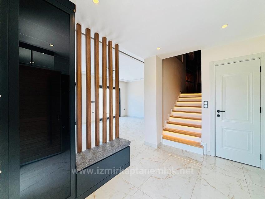 3+1 Ultra Luxury Semi-Detached Villa With Pool For Sale In Kavakdere Neighborhood, Seferihisar, Izmir