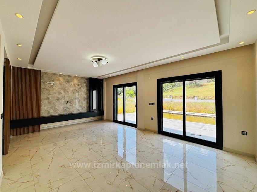 3+1 Ultra Luxury Semi-Detached Villa With Pool For Sale In Kavakdere Neighborhood, Seferihisar, Izmir