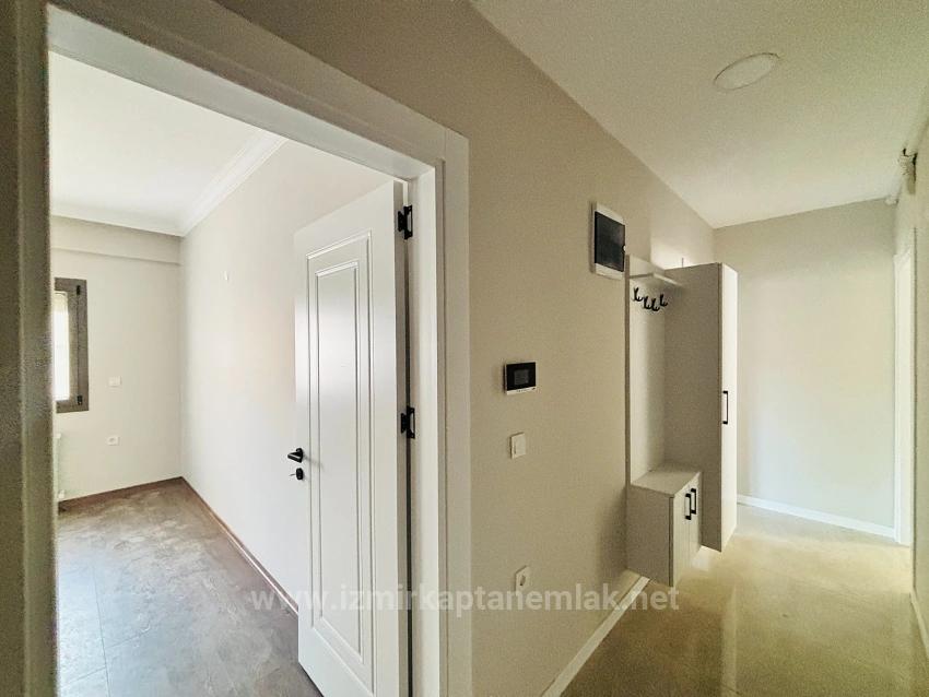 2+1 Ground Floor Apartment With Parking For Sale In Hıdırlık Neighborhood, Seferihisar, İzmir