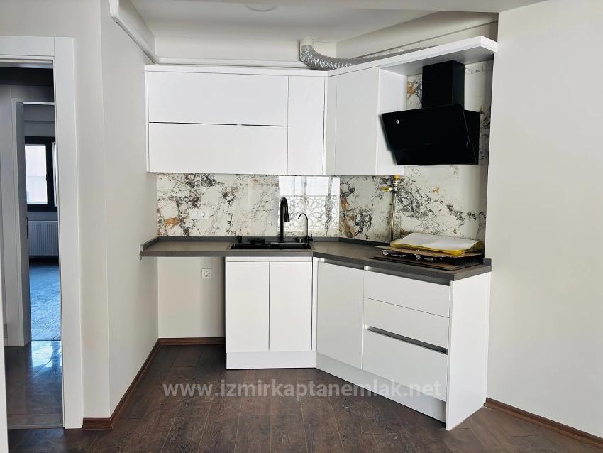 2+1 Ground Floor Apartment With Parking For Sale In Hıdırlık Neighborhood, Seferihisar, İzmir
