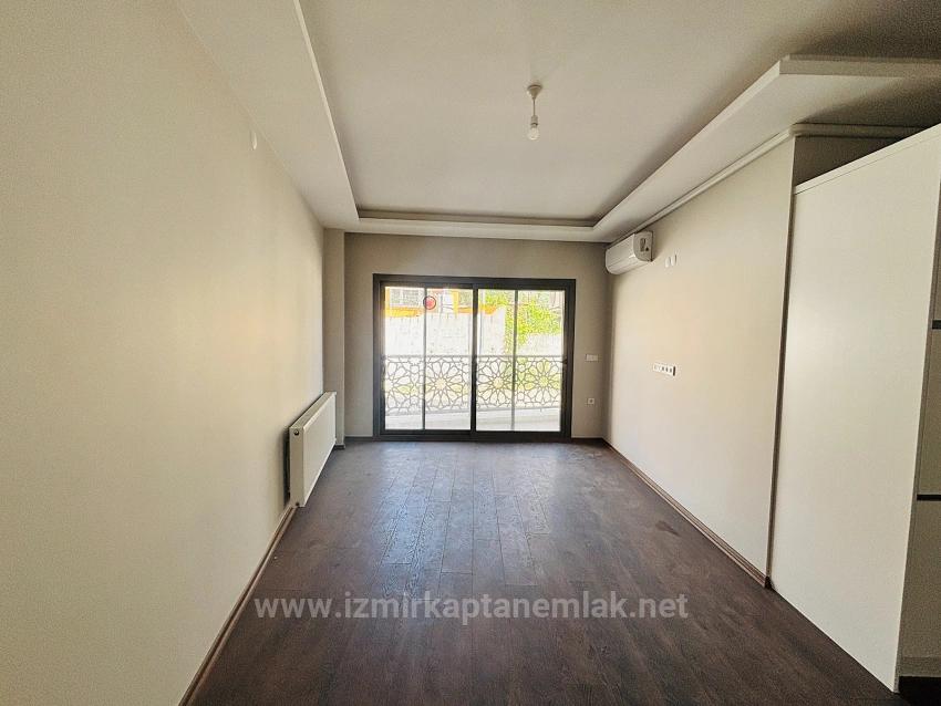 2+1 Ground Floor Apartment With Parking For Sale In Hıdırlık Neighborhood, Seferihisar, İzmir