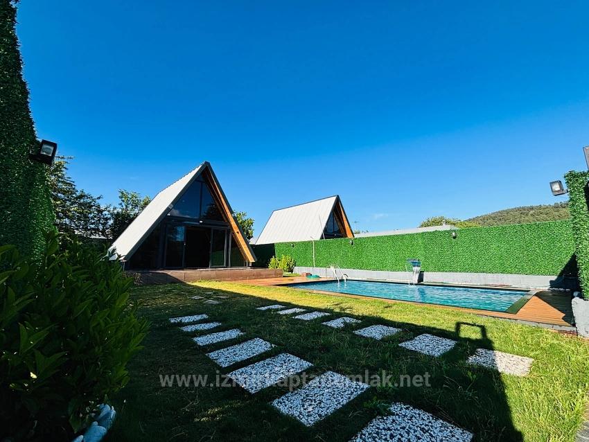Modern Bungalow With Pool In İzmir Menderes Yeniköy District