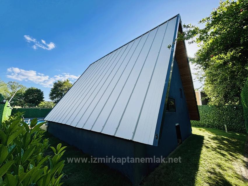Modern Bungalow With Pool In İzmir Menderes Yeniköy District