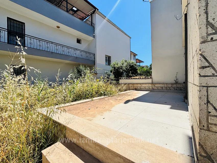 In İzmir Seferihisar Cumhuriyet Neighbourhood, A 5+1 Detached Villa For Sale