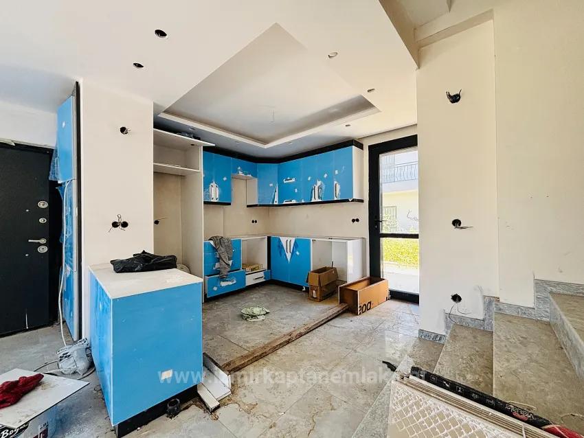 In İzmir Seferihisar Cumhuriyet Neighbourhood, A 5+1 Detached Villa For Sale