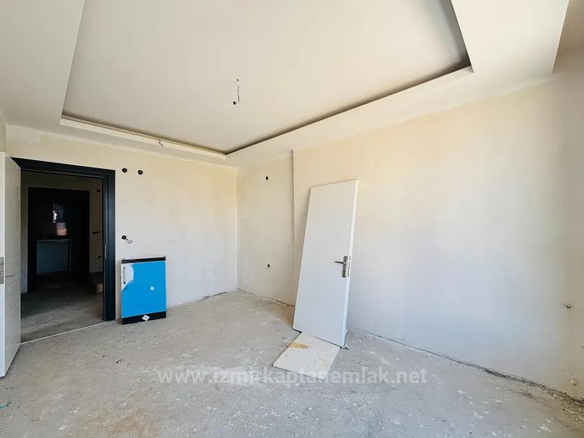 In İzmir Seferihisar Cumhuriyet Neighbourhood, A 5+1 Detached Villa For Sale