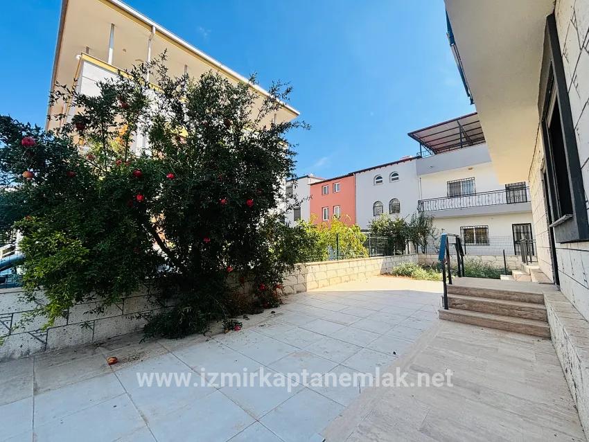 5+1 Bedroom Summerhouse For sale in Cumhuriyet Nbh. Seferihisar Doğanbey - 145 m²