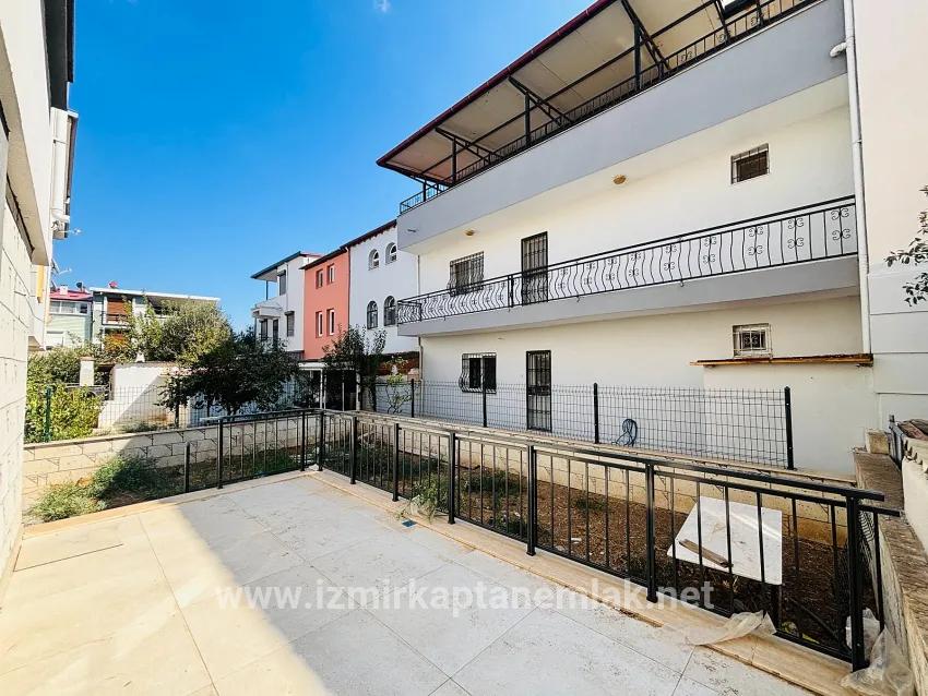 5+1 Bedroom Summerhouse For sale in Cumhuriyet Nbh. Seferihisar Doğanbey - 145 m²