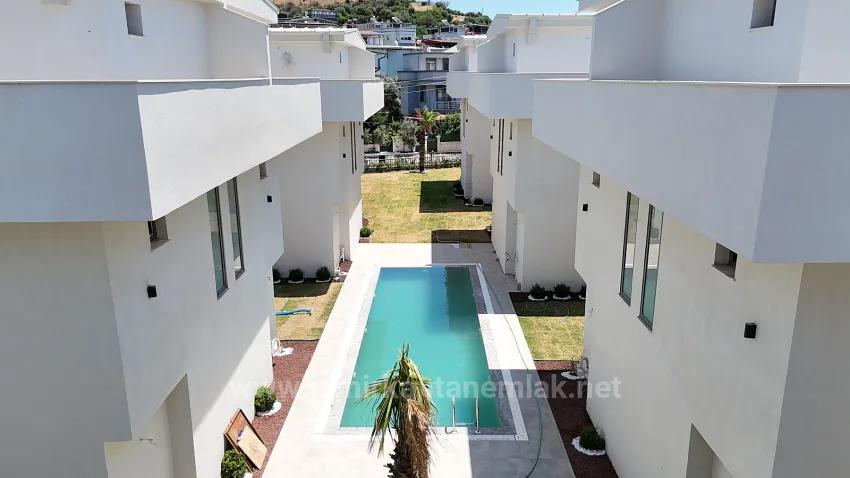 İzmir Seferihisar Mersinalanı Neighbourhood In A Poolside Complex 10 Units Of 3+1 For Sale Villas