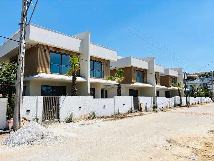 İzmir Seferihisar Mersinalanı Neighbourhood In A Poolside Complex 10 Units Of 3+1 For Sale Villas