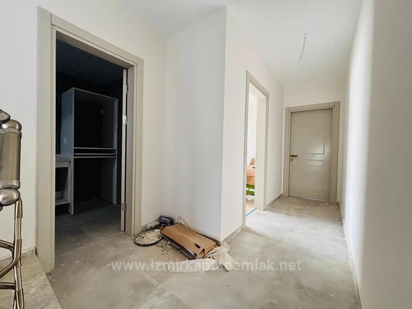 İzmir Seferihisar Mersinalanı Neighbourhood In A Poolside Complex 10 Units Of 3+1 For Sale Villas