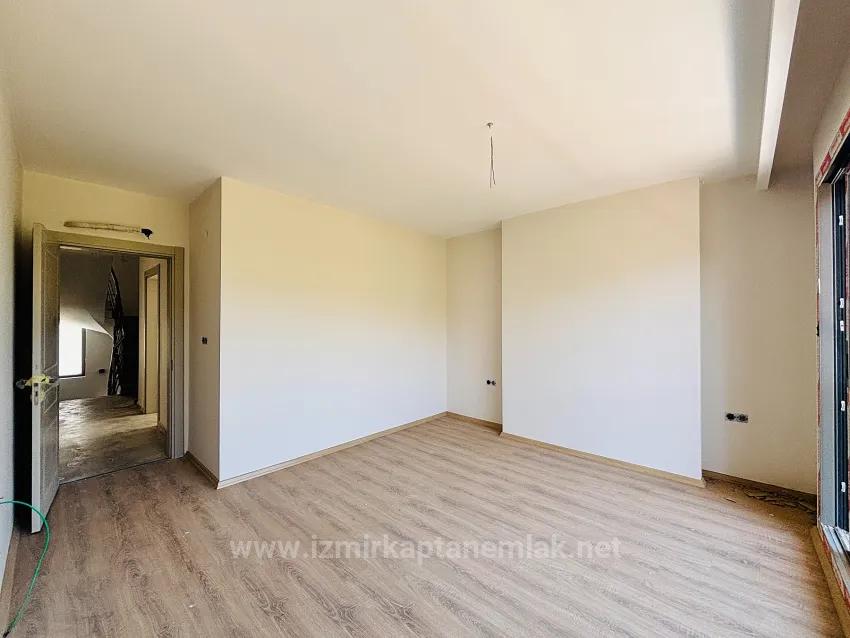 İzmir Seferihisar Mersinalanı Neighbourhood In A Poolside Complex 10 Units Of 3+1 For Sale Villas