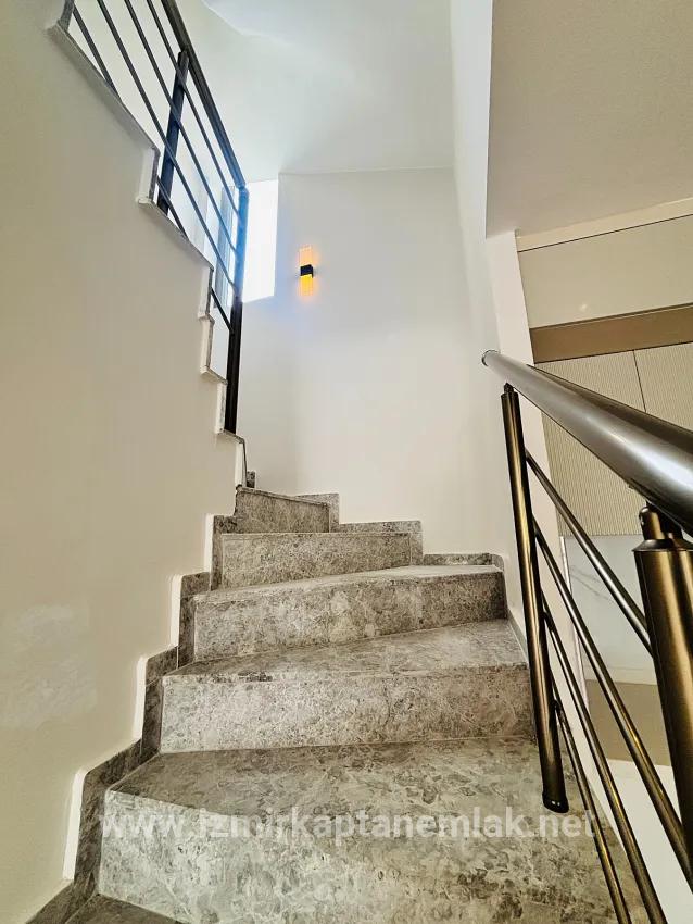 3+1 Bedroom Summerhouse For sale in Mersin Alanı Nbh. Seferihisar Ürkmez - 144 m²